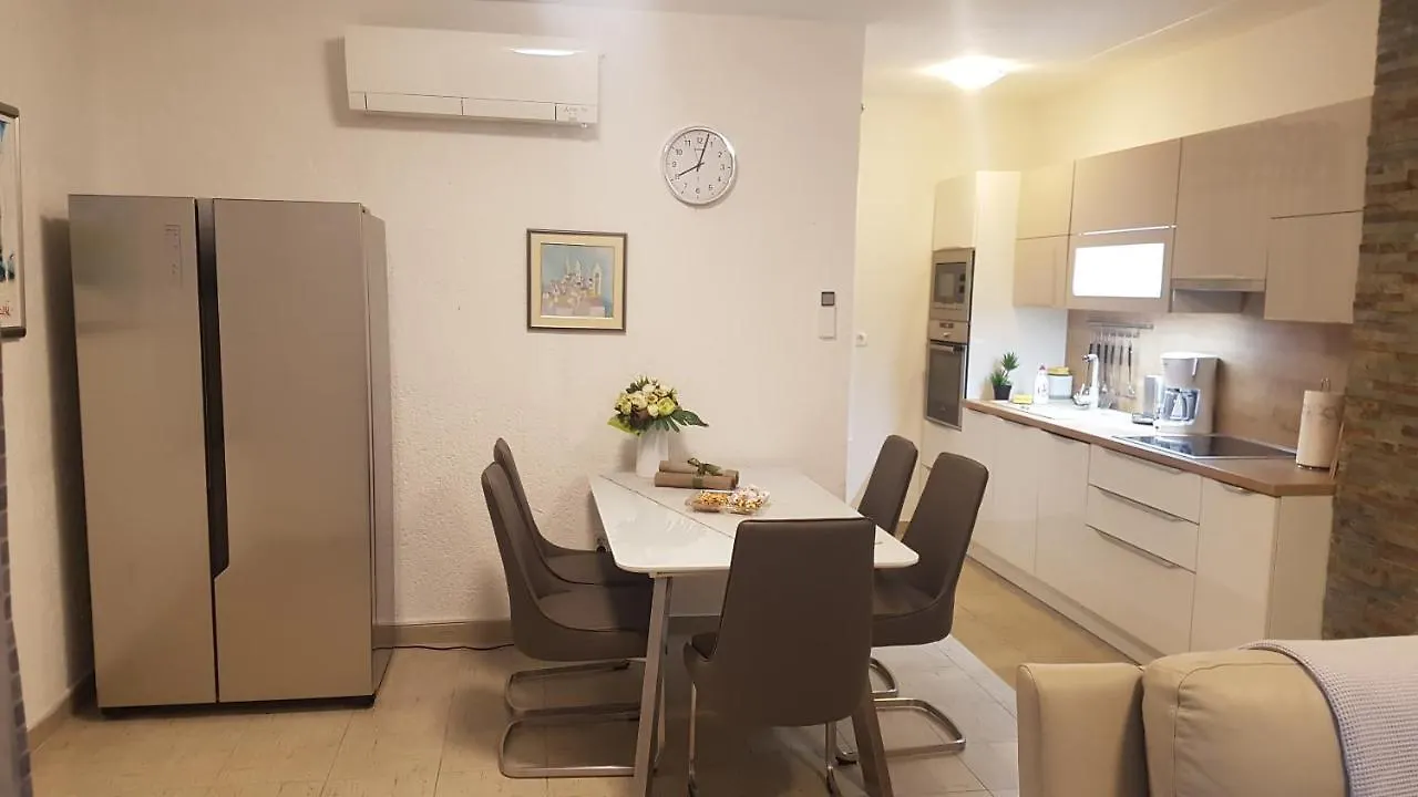 Apartment Lavanda Garden Rab Town 0*,