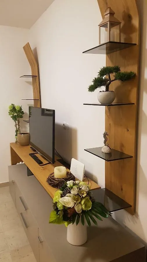 Apartment Lavanda Garden Rab Town