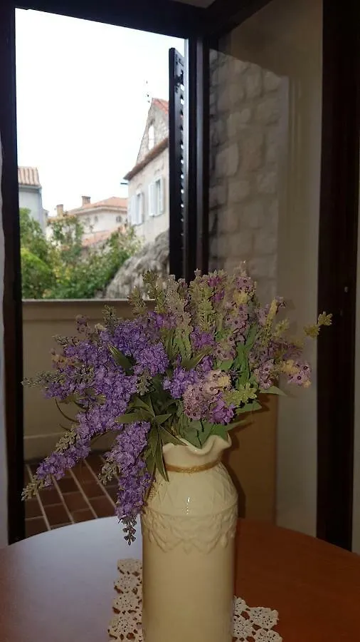 Apartment Lavanda Garden Rab Town